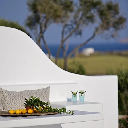 Lia Mykonos *