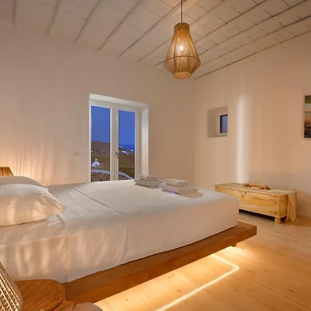Lia Mykonos فيلة *