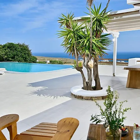 Lia Mykonos Kalafatis
