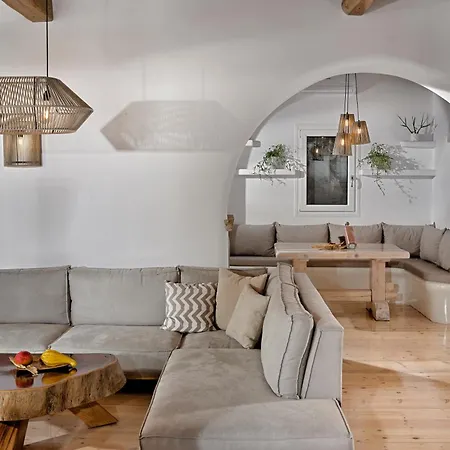 Lia Mykonos Kalafati