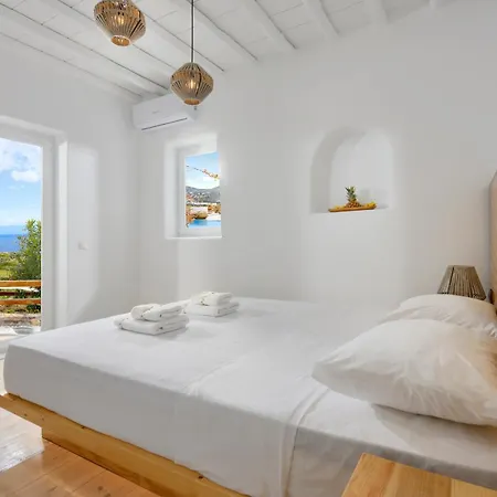Lia Mykonos