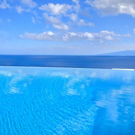 Lia Mykonos فيلة كالافاتيس