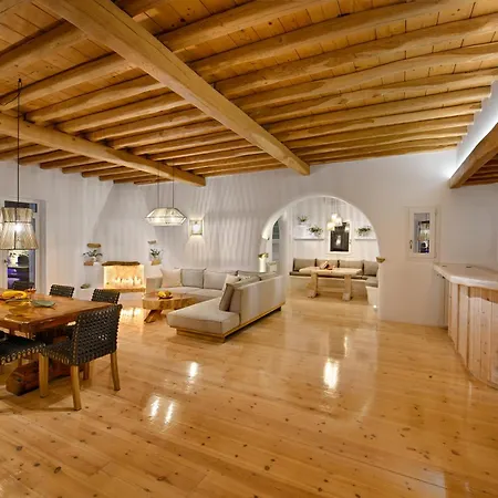 Lia Mykonos فيلة *