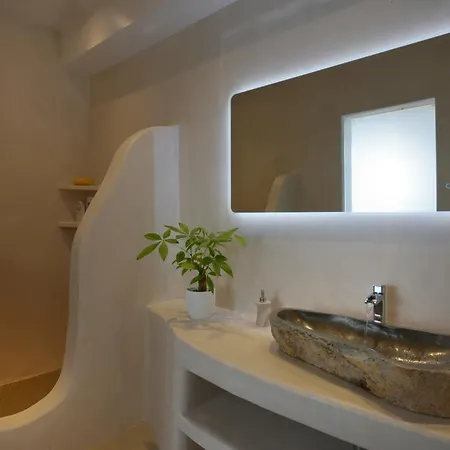 Lia Mykonos