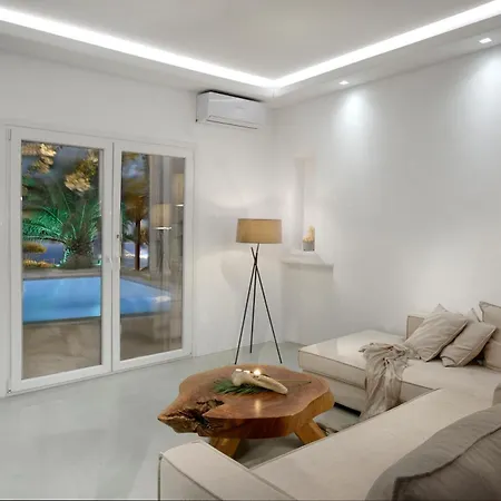 Lia Mykonos * كالافاتيس